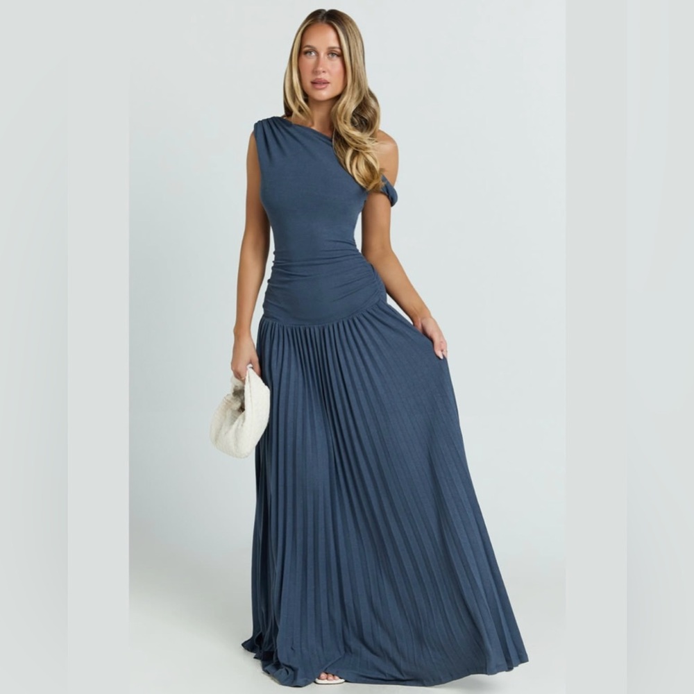 NWT Showpo Yvonne Maxi Dress - Pleat Skirt Tip Shoulder Ruched Dress in Navy